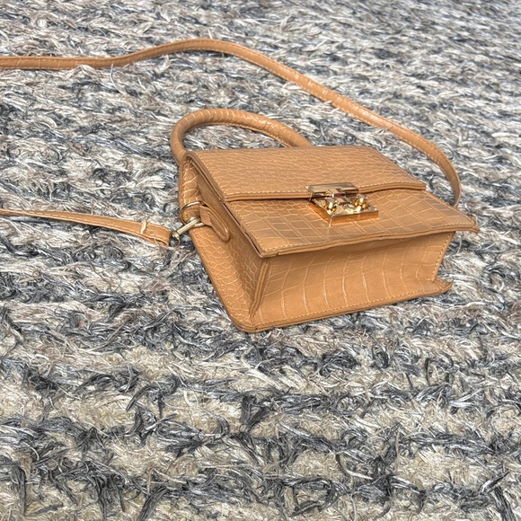 NWOT🤎Elegant Tan Versatile Handbag/Shoulder bag🤎 - Picture 5 of 11